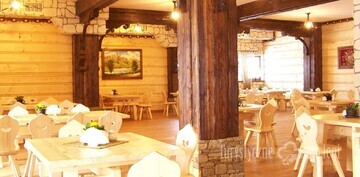 restauracja - gospoda - drewniana architektura wnętrza, dania kuchni staropolskiej 
