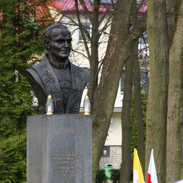 Pomnik Jana Pawła II w Ulanowie