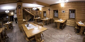 restauracja - gospoda - drewniana architektura wnętrza, dania kuchni staropolskiej przygotowywane w oparciu o własne ekologiczne produkty. 