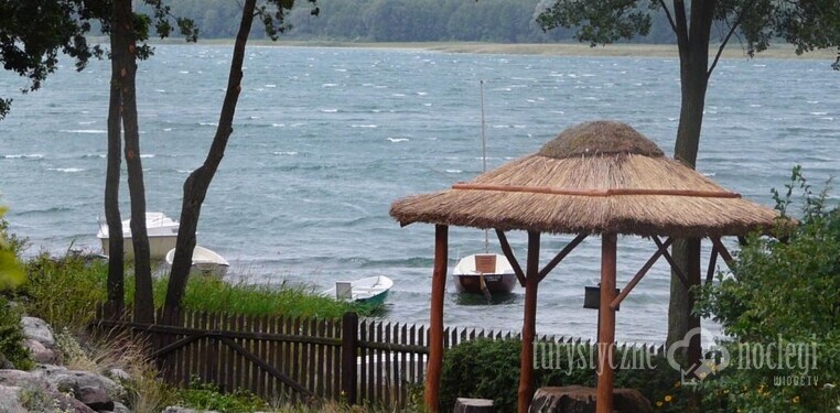 Wypoczynek nad jeziorem powidzkim z bezpośrednim dostępem do wody | Powidz - gospodarstwo agroturystyczne nad jeziorem